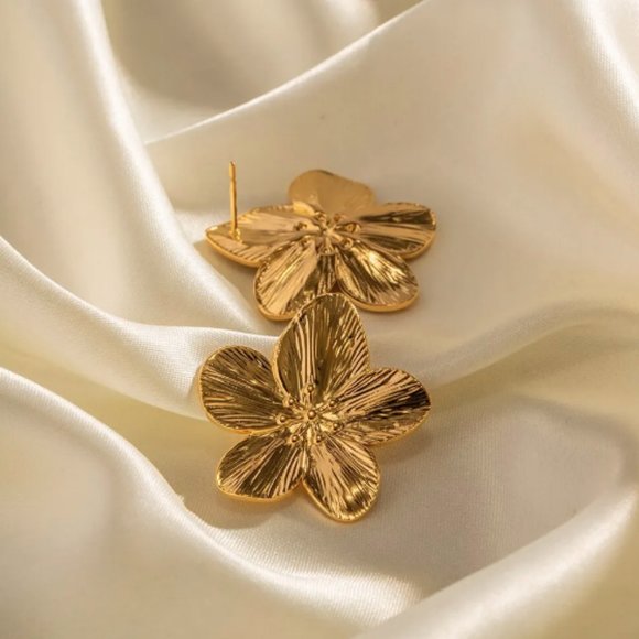 🍏50% OFF/3+...Statement Flower Stud Earrings (Gold color) - Picture 10 of 16